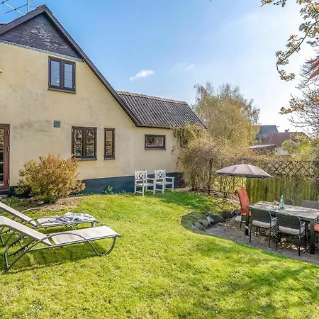 Four-bedroom In Tranekar *