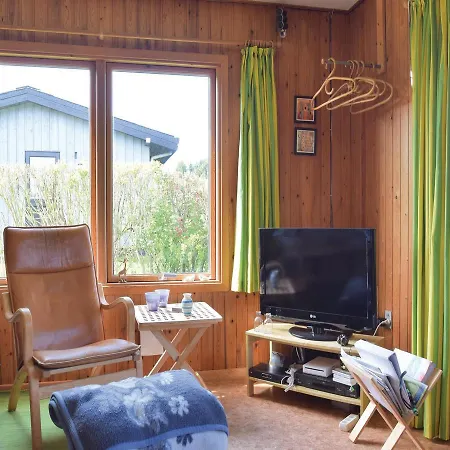 Dom wakacyjny Four-bedroom In Tranekar *